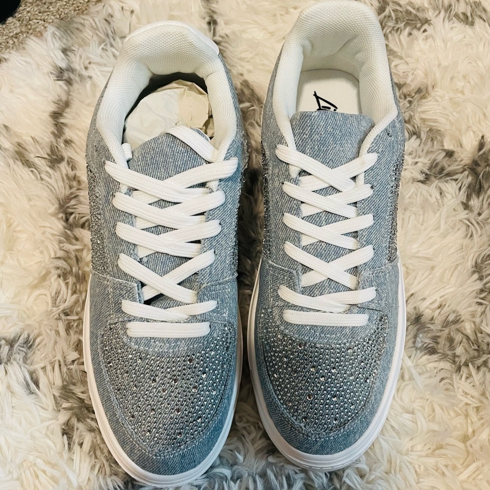 Denim platform sneaker